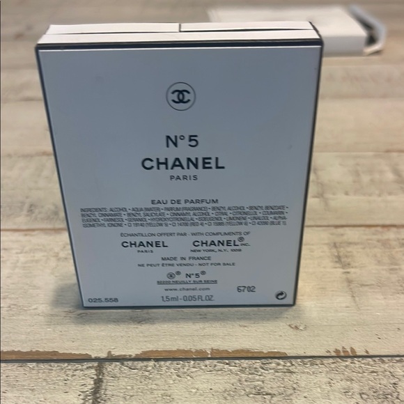 CHANEL N°5 Eau de Parfum - White - Picture 2 of 5